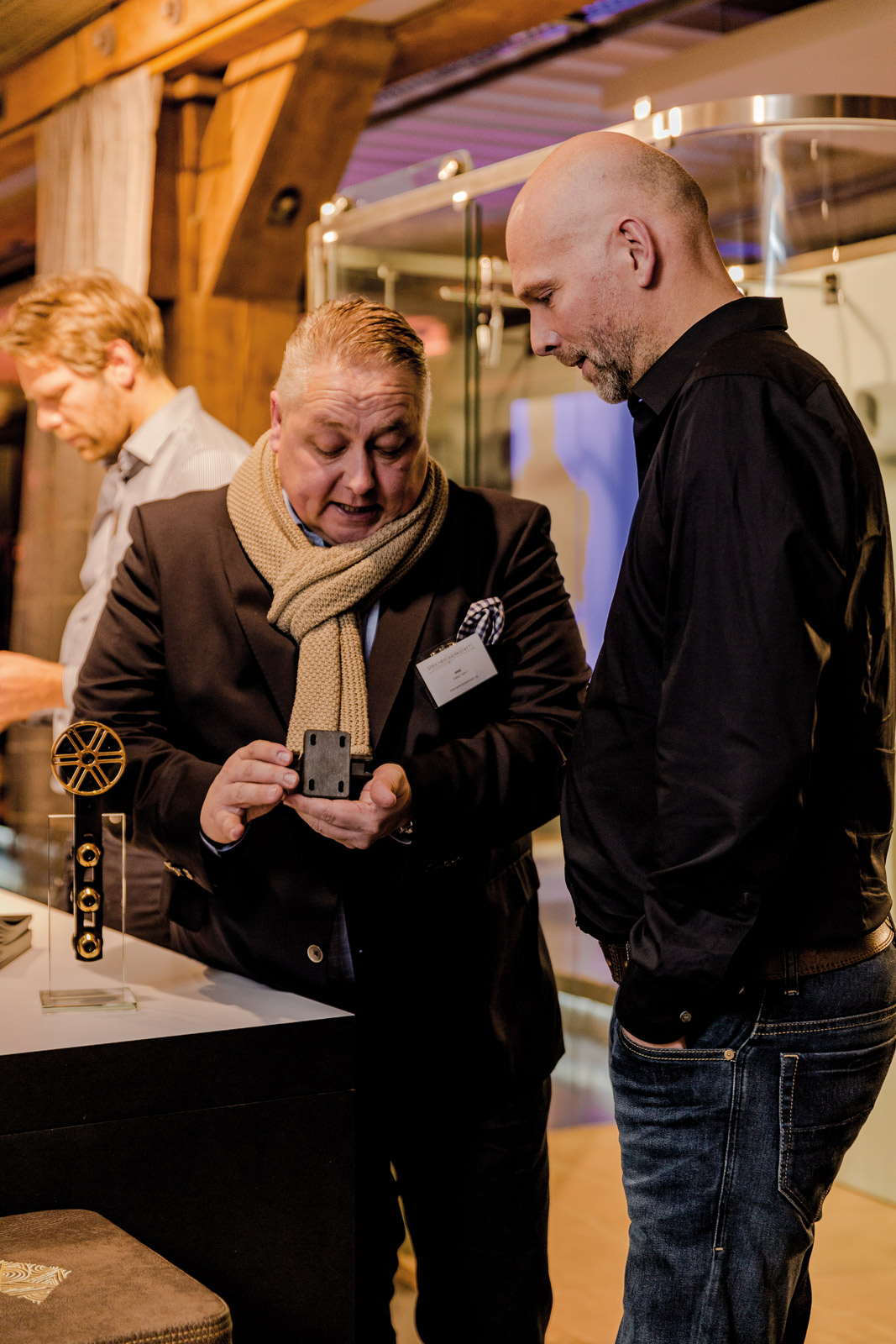 Samtal om innovativ ljudteknik vid presentation av Avantgarde Acoustic Trio Luxury i Speicherwerkstatt Hamburg.