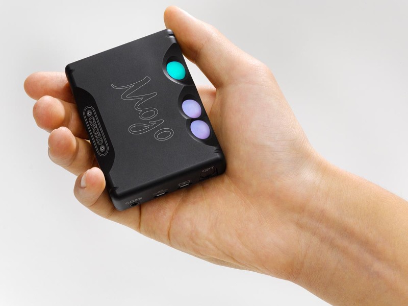 Chord Mojo DAC förvandlar mobila enheter till högkvalitativa ljudkällor, kompakt och kraftfull för musikälskare på språng.