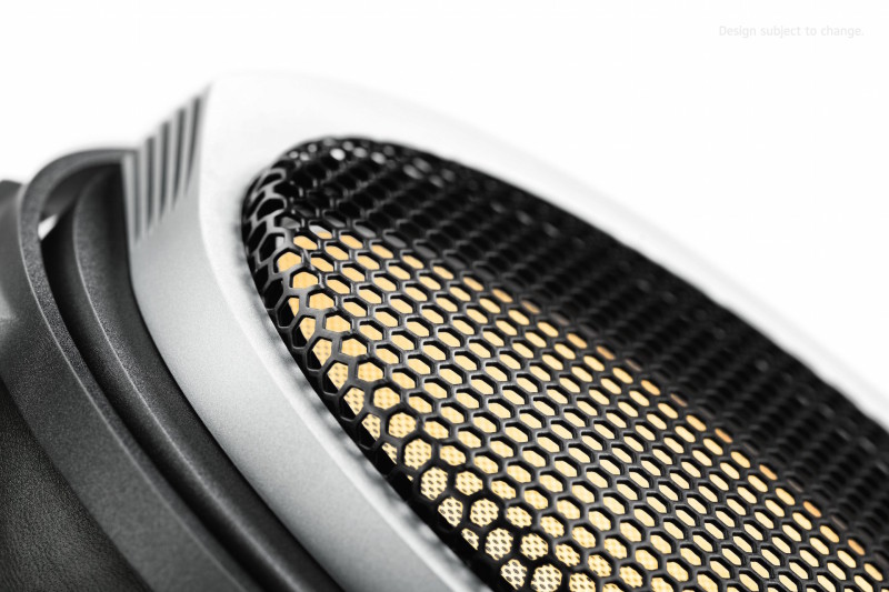 Närbild av Sennheiser Orpheus-hörlurar med exklusiv design och detaljerat ljudgaller.